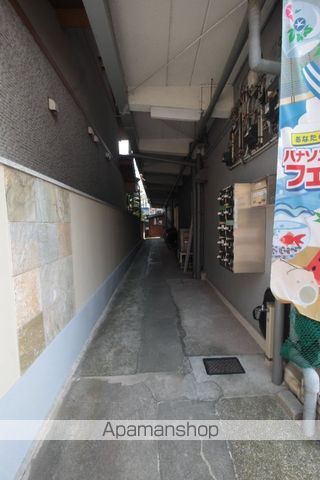 坪井電気ビルの玄関写真