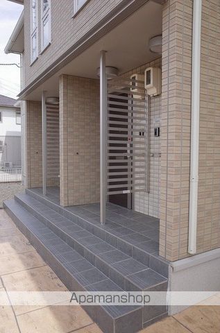 ルミエール A棟の玄関写真