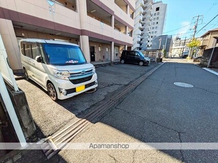 エスポワール小野[2DK/40.5m2]の駐車場