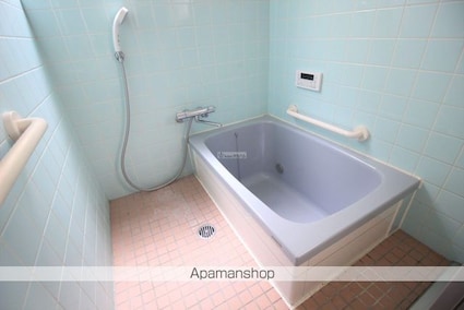 神村町　石岡貸家[4K/82.5m2]のバス