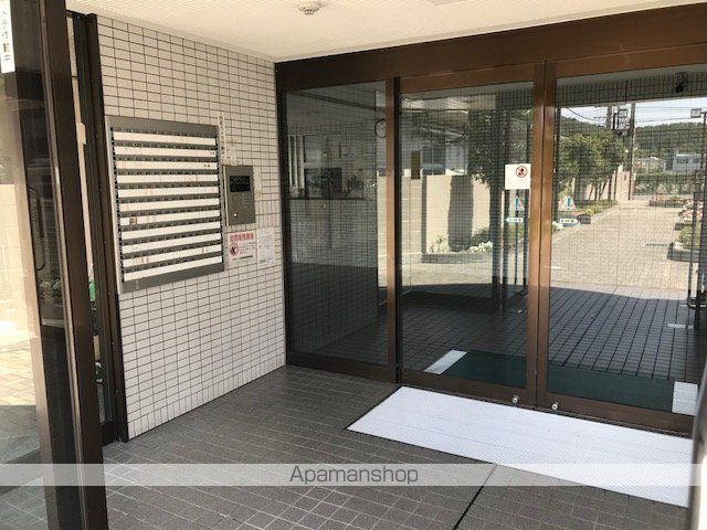 日光ハイツ彦根壱番館の玄関写真