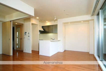 東京都千代田区神田三崎町３丁目[1K/34.39m2]のリビング・居間1