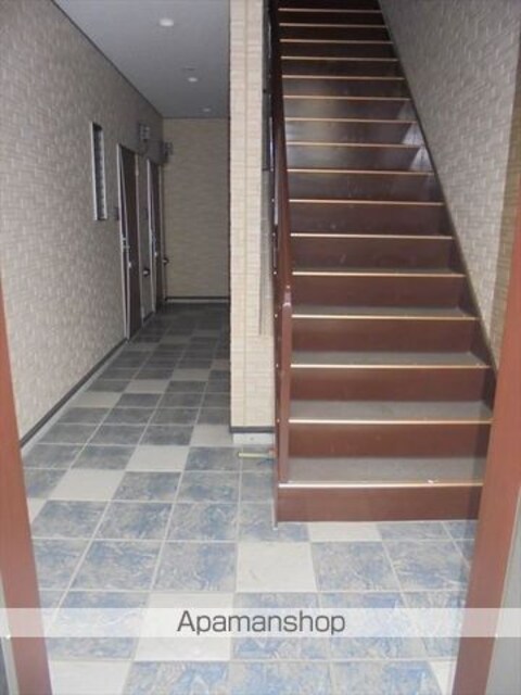 和歌山県和歌山市東釘貫丁３丁目[1K/28.35m2]のエントランス8