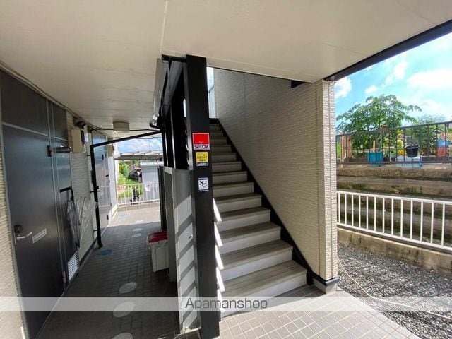 レオパレスWINDIIの玄関写真