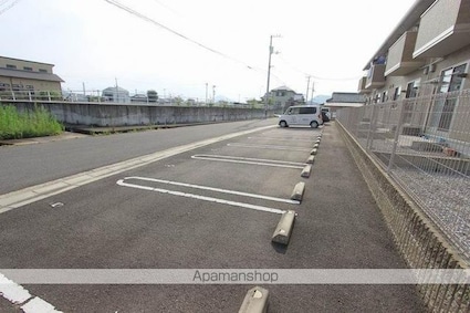 グランシャリオ[2LDK/54.14m2]の駐車場