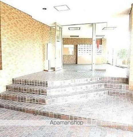 ビレッジ城月の玄関写真