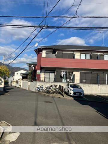 ジュネス東海の玄関写真