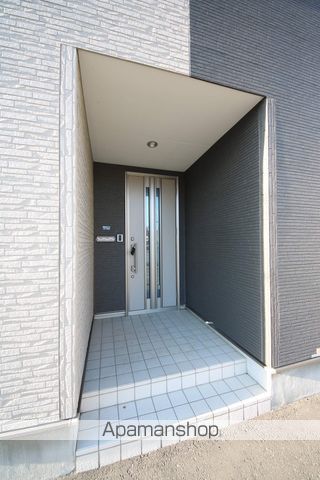 札幌市東西線 新さっぽろ駅 徒歩10分 3階建 築14年の玄関写真