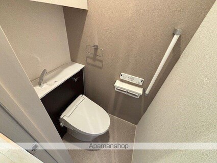 プール・モエ[1LDK/44.32m2]のトイレ