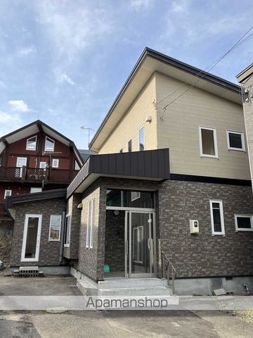 札幌市東西線 宮の沢駅 徒歩25分 2階建 築49年の外観写真