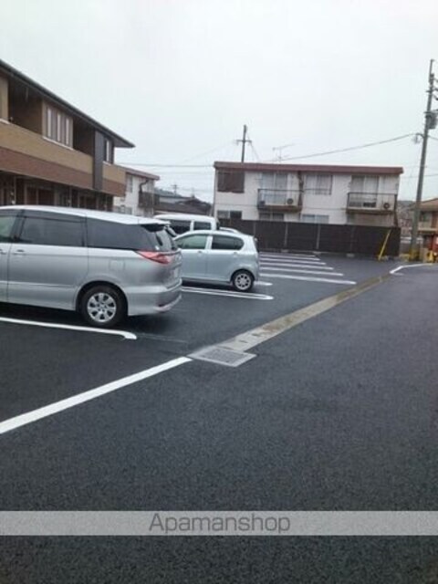 ＣＲＥＳＴＶＩＬＬＡ　Ⅱ[2LDK/57.25m2]の駐車場