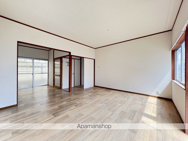 亀山南2丁目戸建ての内装写真