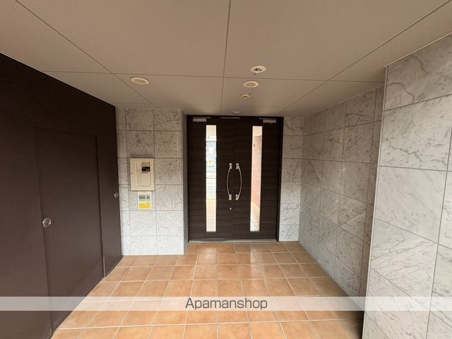 イースタンヒルズ藤が丘II.の玄関写真