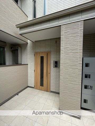 REGALEST平安通東の玄関写真