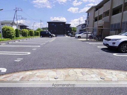 ＵＴＯＰＩＡ　ＦＯＵＲＬＥＡＦ（ユートピアフォーリーフ）　Ｂ[1LDK/55.2m2]の駐車場