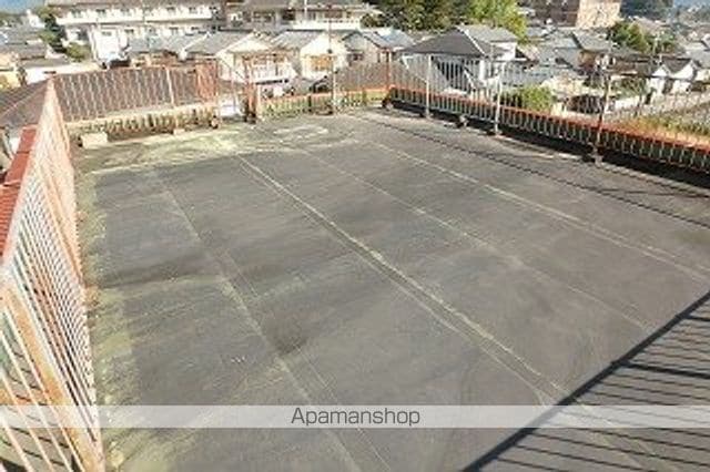 小林市 2階建 築39年の玄関写真