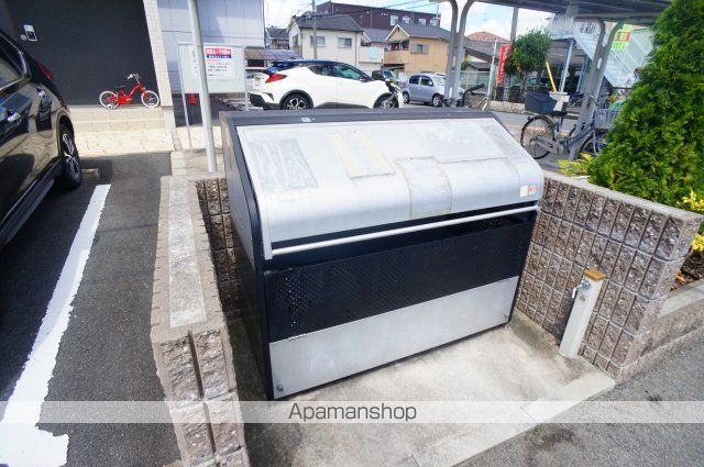 メゾン・アルバの玄関写真