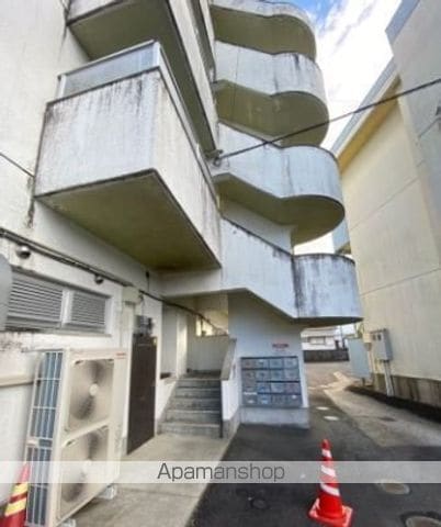 坂本第二マンションの玄関写真