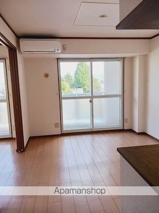 エバーグリーン桜川[2LDK/57.42m2]のリビング・居間