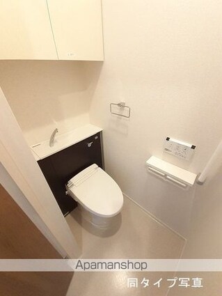 カインドハウスⅢ[1LDK/52.57m2]のトイレ