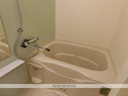 東京都新宿区新宿５丁目[1K/25.02m2]のバス