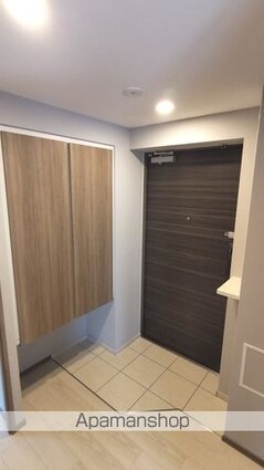 クレヴィアリグゼ西巣鴨[2LDK/48.3m2]の玄関