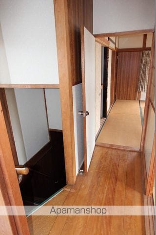呉市 2階建 築47年の内装写真