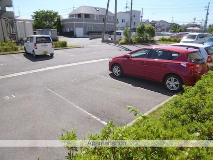 ヴェリテソレイユ[1K/27.9m2]の駐車場