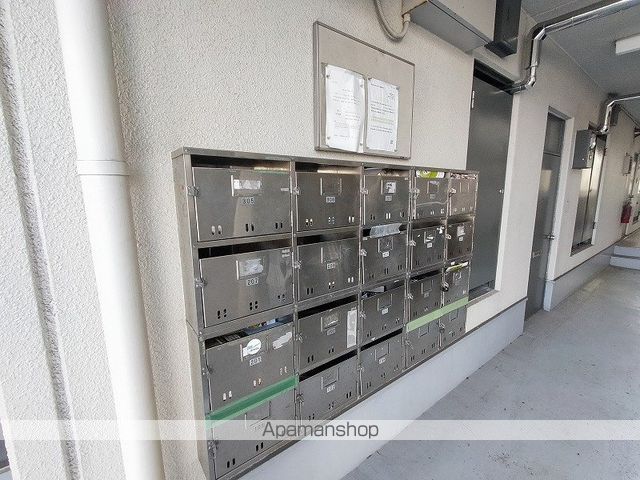 第五セントラルコーポの玄関写真
