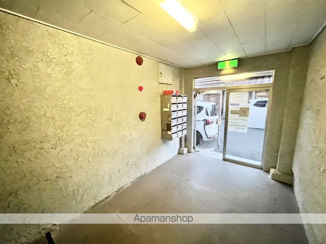 マンション華の玄関写真