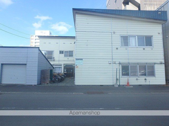 TONARINIの外観写真