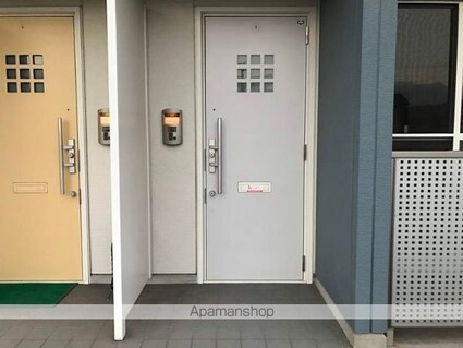 クレセオ　Ｃ棟[2LDK/58.27m2]のエントランス