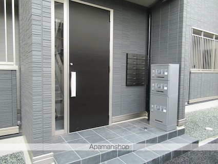 岩手県盛岡市仙北２丁目[1R/37.01m2]のエントランス