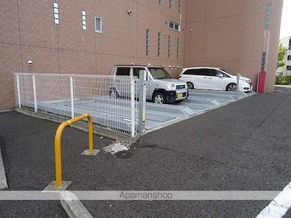 サンキャッスル・１６[1R/27.6m2]の駐車場4