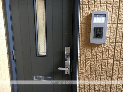 長野県長野市松岡２丁目[1LDK/50.04m2]のエントランス