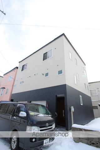 北13東13テラスハウスの外観写真