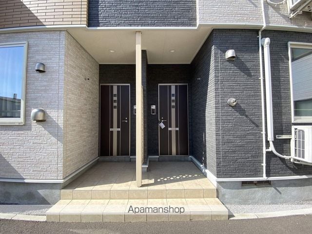 メゾン五稜郭 2番館の玄関写真