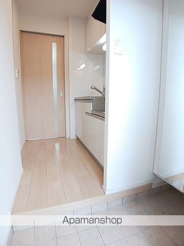 ＪＲ山陽本線 東尾道駅 徒歩18分 3階建 築8年の内装写真