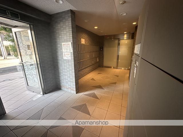 エスリード新大阪第7の玄関写真