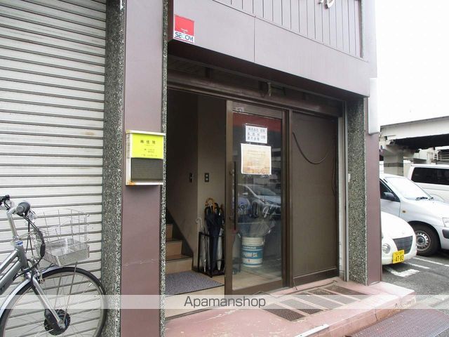 橋本ビルの玄関写真