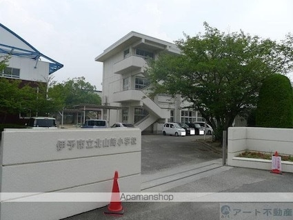 愛媛県伊予市米湊[2LDK/58.94m2]の周辺1