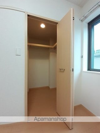 イエローストーン[1LDK/37.57m2]の収納