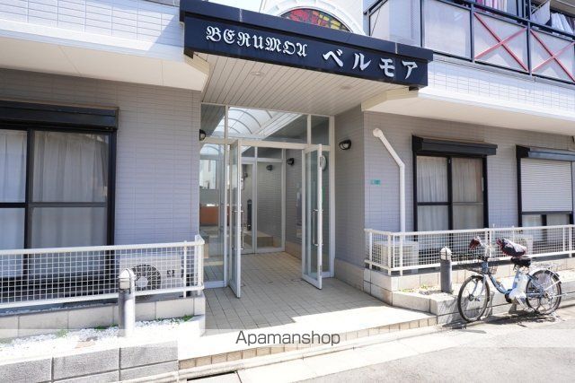 ベルモアの玄関写真