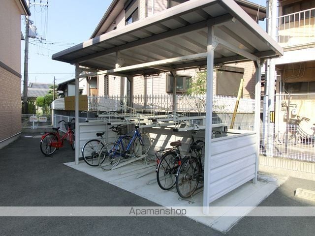 パセオ 久米田の玄関写真