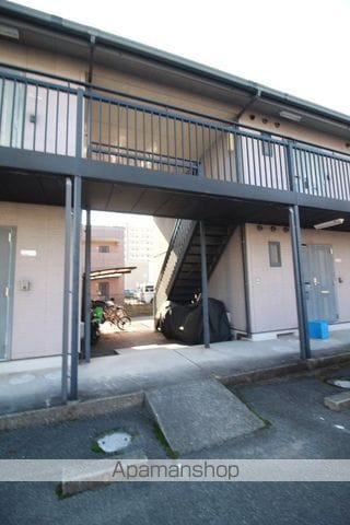 ダンディライオン西市A棟の玄関写真