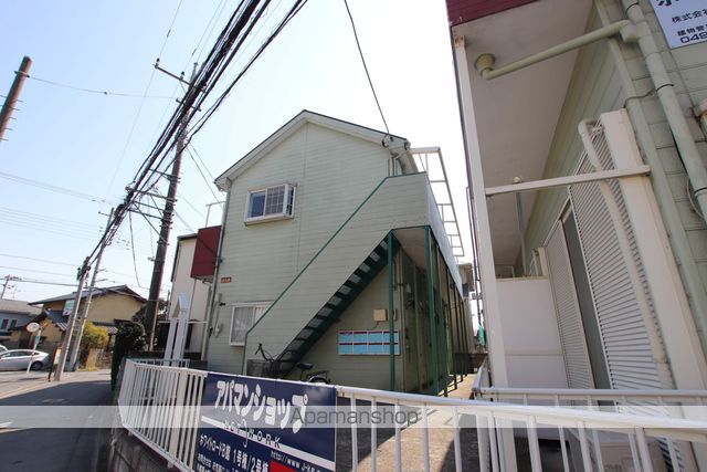 ホワイトロードB館2号棟の外観写真