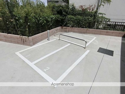 ポルト　ドゥ　ヴァンドーム[1LDK/44.57m2]の駐車場1