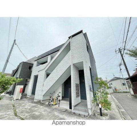 杜のアパートメントA棟の外観写真