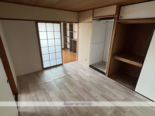 ガーデン山内5の内装写真