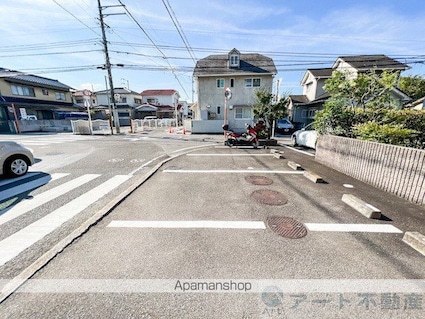 シャトレー・マルタ[4LDK/109.02m2]の駐車場